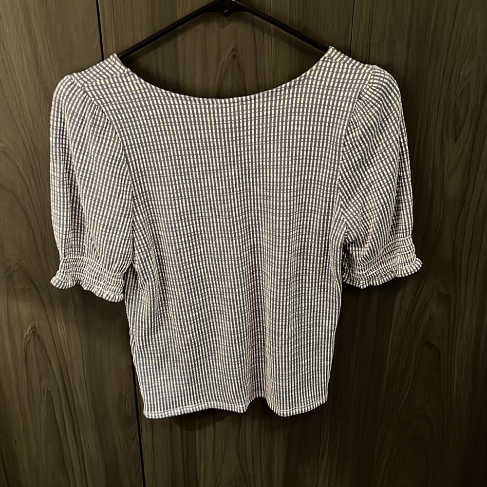 Women’s blouse - Picture 2 of 3